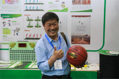 祝贺雨林参展4月教育“两会”圆满成功